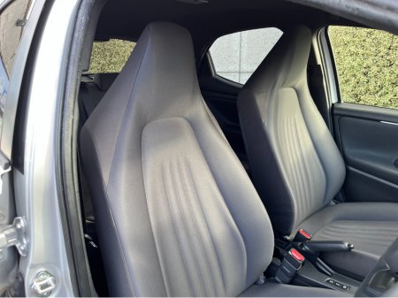 2021 Toyota Yaris - thumbnail 11