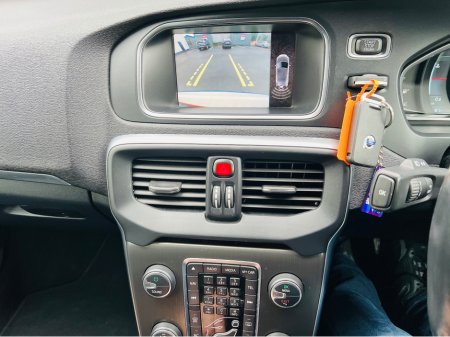 2015 Volvo V40 PRIVACY GLASS //  // REVERSE CAM €12,950 thumbnail