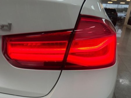 2016 BMW 3 Series - thumbnail 19