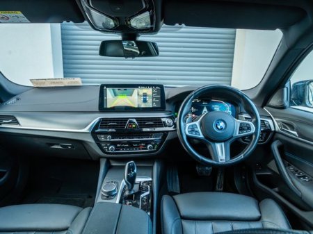 2023 BMW 5 Series - thumbnail 9