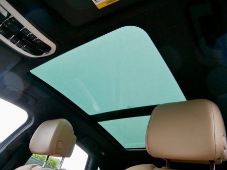 2023 Porsche Macan Macan T €69,950 thumbnail