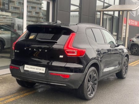 2023 Volvo XC40 - thumbnail 5