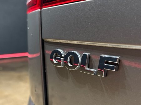 2017 Volkswagen Golf 1.2 TSI COMFORT LINE ESTATE - FACTORY ALLOYS - PADDLE SHIFT - CRUISE CONTROL - REAR CAMERA €14,450 thumbnail