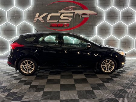 2016 Ford Focus - thumbnail 13