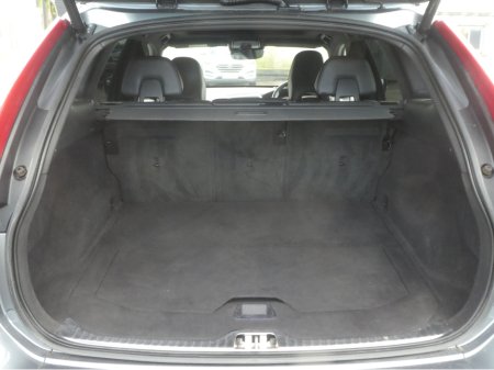 2017 Volvo XC60 2.4D D5 R-DESIGN LUXURY NAV AWD thumbnail