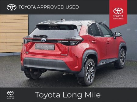 2023 Toyota Yaris Cross 1.5 Hybrid Luna Sport 5dr €25,949 thumbnail