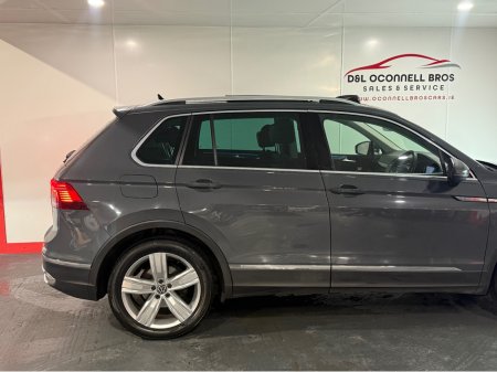 2021 Volkswagen Tiguan ELEGANCE 2.0 TDI MANUAL 6SPEED FWD 150HP 5 5DR €34,950 thumbnail