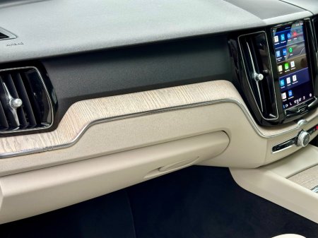 2022 Volvo XC60 - thumbnail 10