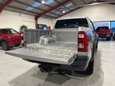 2023 Toyota Hilux 2.8 GR SPORT 4DR A AUTO €41,420 thumbnail