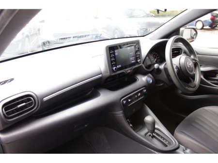 2021 Toyota Yaris - thumbnail 21