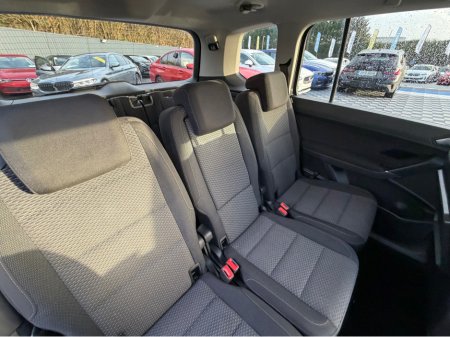 2018 Volkswagen Touran CL - 2.0L DIESEL - AUTO - 7 SEATS - 12M WARRANTY - CAR: €19,950 thumbnail