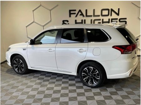 2017 Mitsubishi Outlander 2.0 GX5HS PHEV 200BHP // PAN SUNROOF // HIGH SPEC €13,995