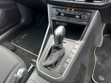 2019 Volkswagen Polo COMFORTLINE 1.0 TSI AUTO // FULL SERVICE HISTORY // 360 PARKING SENSORS // APPLE CARPLAY/ANDROID AUTO €15,900 thumbnail
