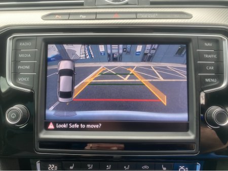 2017 Volkswagen Passat R-LINE PASSAT 2.0 TSI 2017 €19,995 thumbnail