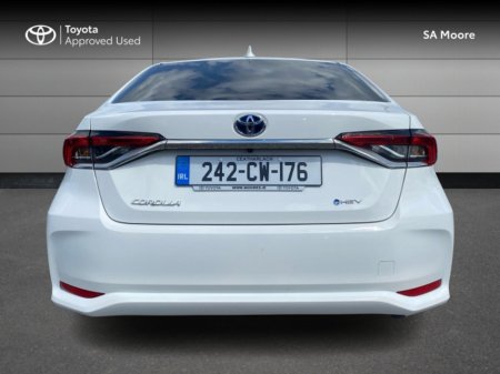 2024 Toyota Corolla LUNA SPORT SALOON €32,495