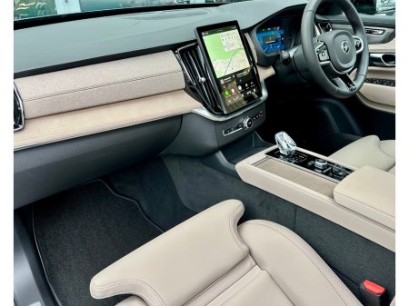 2026 Volvo XC90 - thumbnail 11