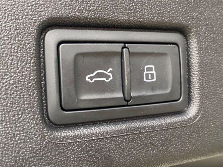 2025 Audi Q4 e-tron 45 Black Edition Quattro S-Line Auto EV €47,900 thumbnail