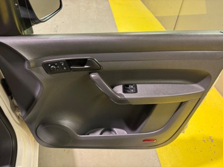 2014 Volkswagen Caddy - thumbnail 22