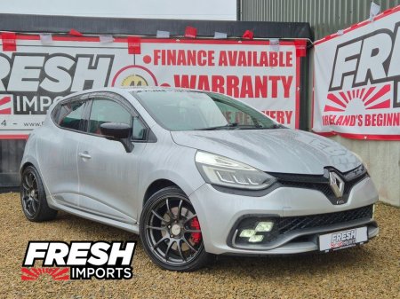 2017 Renault Clio TOP SPEC RS thumbnail