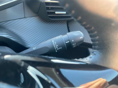 2021 Peugeot 2008 1.5 BlueHDI 110bhp Allure €19,975 thumbnail