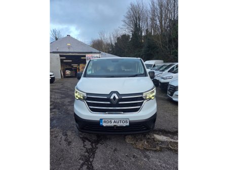 2023 Renault Trafic - view 2