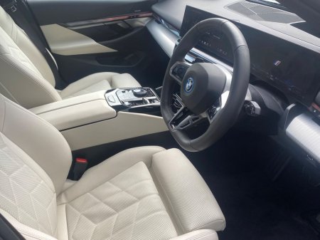 2025 BMW 5 Series Touring 530e M-Sport Auto (PHEV) €63,900 thumbnail