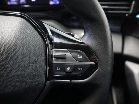 2023 Peugeot 408 *38* ALLURE 1.2 130 AUTOMATIC 6 €25,800 thumbnail