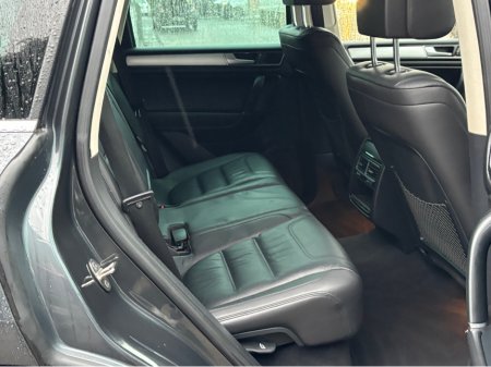 2015 Volkswagen Touareg FL 3.0 TDI 204BHP 5DR AU 240HP AUTO €17,999 thumbnail