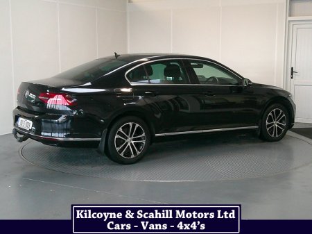 2018 Volkswagen Passat HIGHLINE 1.6 TDI MANUAL 6SPEED FWD 120HP 4DR €17,950 thumbnail