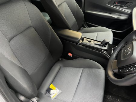 2025 Toyota Prius - thumbnail 10