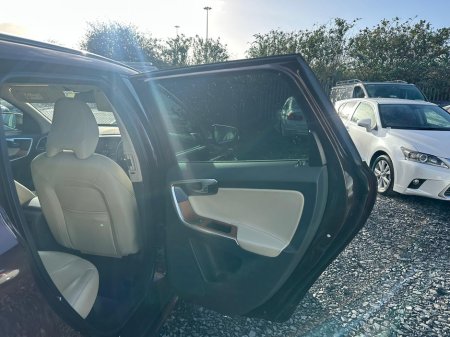 2016 Volvo XC60 - thumbnail 13