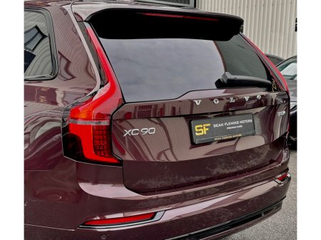 2025 Volvo XC90 MULBERRY RED / PLUS DARK T8 PHEV AWD AUTO PLUS €78,950 thumbnail