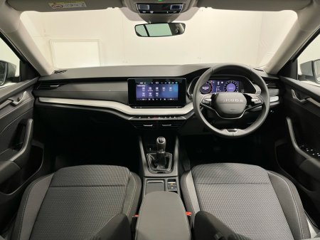 2025 Skoda Octavia Selection 2.0TDI 115BHP - Reversing Camera - Climate Control - Cruise Control - Apple CarPlay/Android Auto - Auto Lights/Wipers €33,950