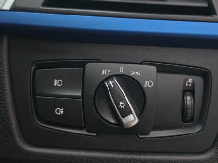 2017 BMW 3 Series - thumbnail 23