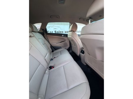 2017 Hyundai Tucson 1.7 EXECUTIVE 5DR €14,999 thumbnail