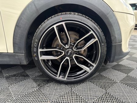 2016 MINI Cooper - thumbnail 3