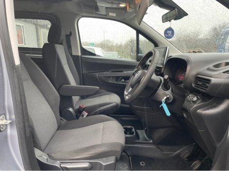 2021 Opel Combo - thumbnail 14