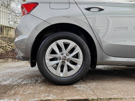 2024 Skoda Fabia SELECTION 1.0 MPI 80HP- F+R PARK ASSIST- DIGITAL COCKPIT- WIRELSS CAR PLAY + ANDROID AUTO €22,950 thumbnail