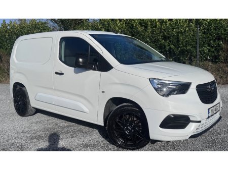 2021 Opel Combo - thumbnail 4
