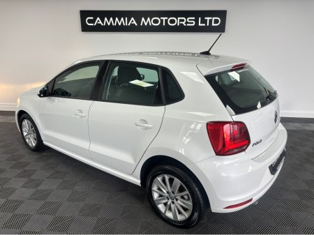 2015 Volkswagen Polo - view 4