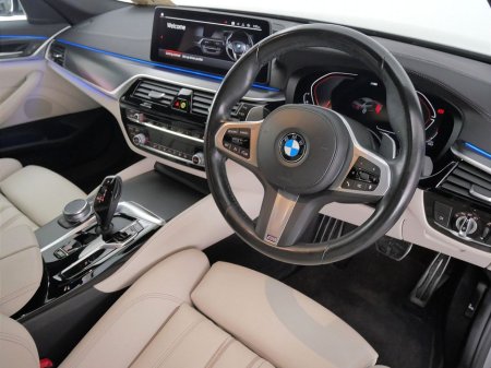 2022 BMW 5 Series - photo 6