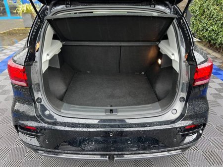 2023 MG ZS EV // LOW MILEAGE // APPLE CARPLAY/ANDROID AUTO // 360 PARKING CAMERAS // DIGITAL CLUSTER €20,900 thumbnail