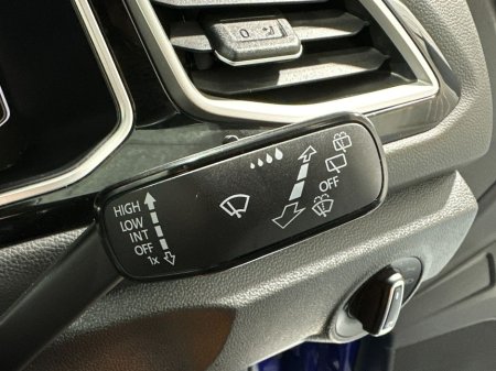 2023 Volkswagen T-Roc R Line Automatic 1.5 Tsi €33,800 thumbnail