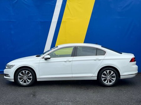 2017 Volkswagen Passat HIGHLINE 1.4 TSI AUTO // HEATED/COOLED & POWERED LEATHER SEATS // REVERSE CAMERA // BLUETOOTH MUSIC €19,900