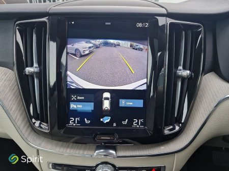 2018 Volvo XC60 - thumbnail 10