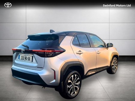 2023 Toyota Yaris Cross CR CROSS LUNA SPORT 4DR AUTO thumbnail