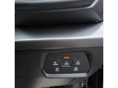 2025 SEAT Leon 1.5 TSI 115hp SE €28,995 thumbnail