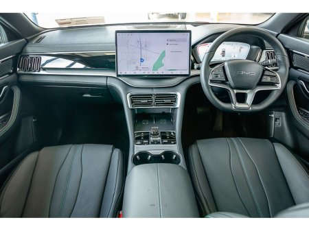 2025 BYD Seal U DM-I COMFORT €43,899 thumbnail