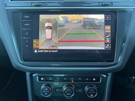 2018 Volkswagen Tiguan HIGHLINE 2.0 TDI 4MOTION // LEATHER HEATED SEATS // DIGITAL CLUSTER //360 SURROUND PARKING CAMERAS €26,900 thumbnail