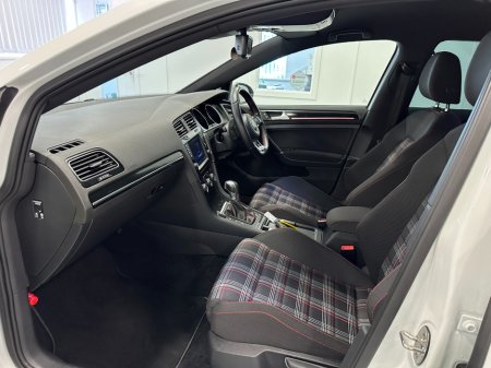 2014 Volkswagen Golf - thumbnail 31